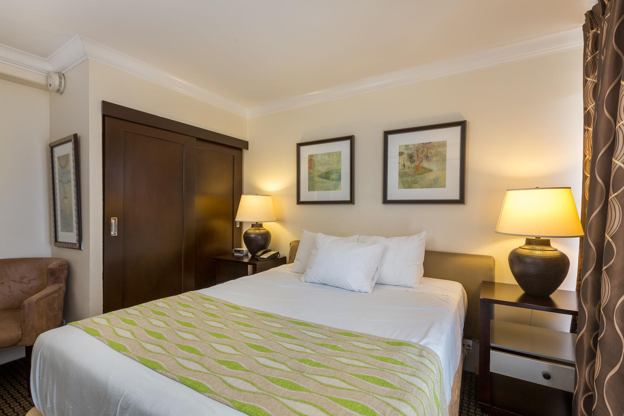 Regency On Beachwalk Waikiki By Outrigger Honolulu Exterior photo