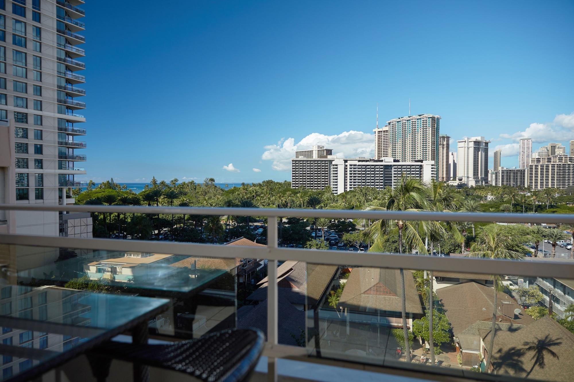Regency On Beachwalk Waikiki By Outrigger Honolulu Exterior photo