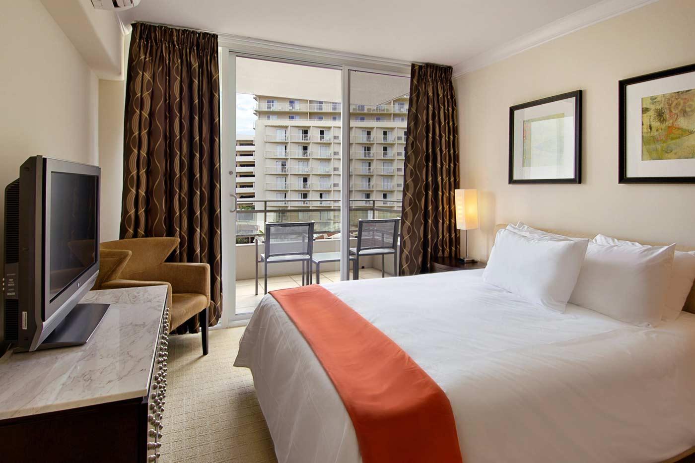 Regency On Beachwalk Waikiki By Outrigger Honolulu Exterior photo