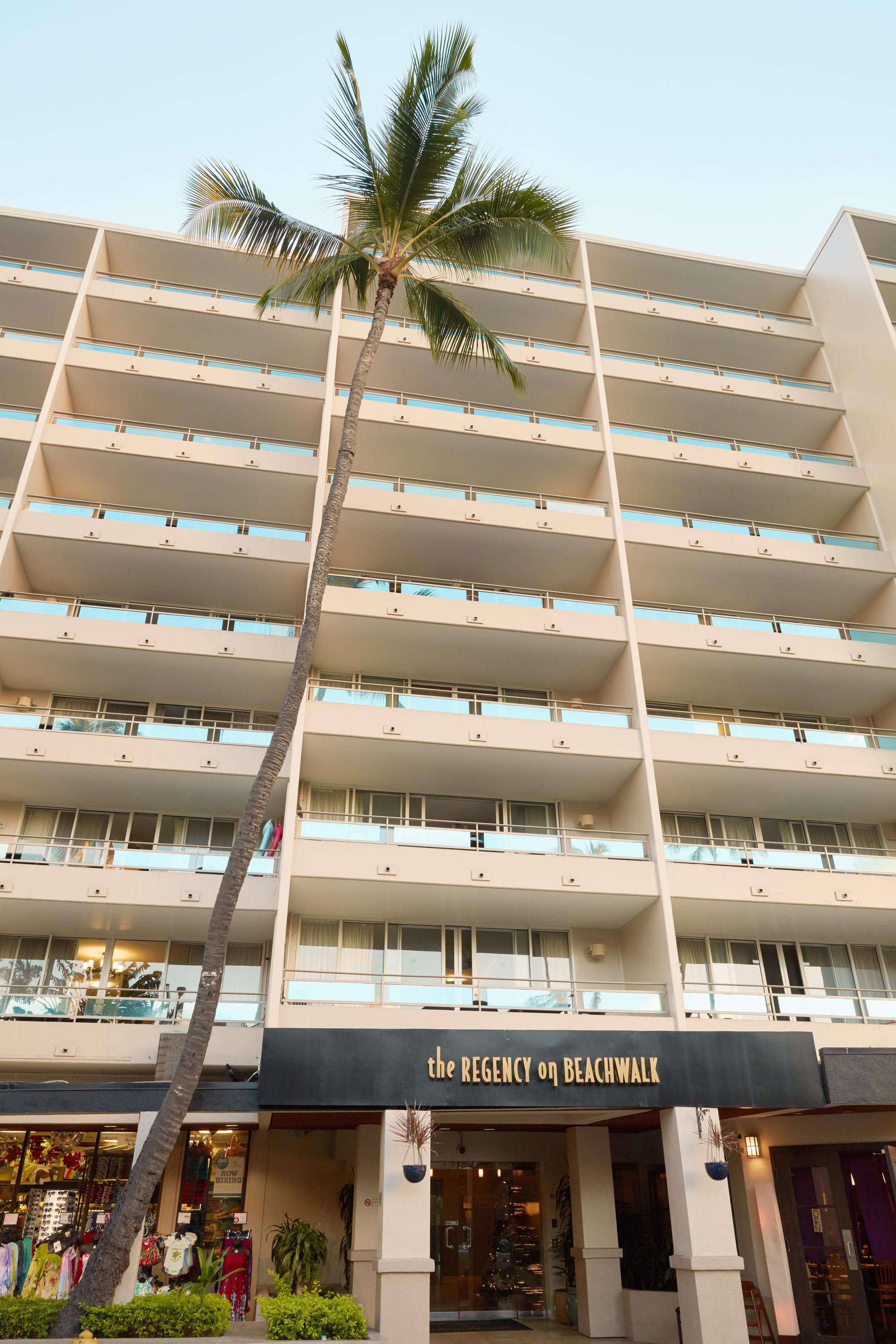 Regency On Beachwalk Waikiki By Outrigger Honolulu Exterior photo