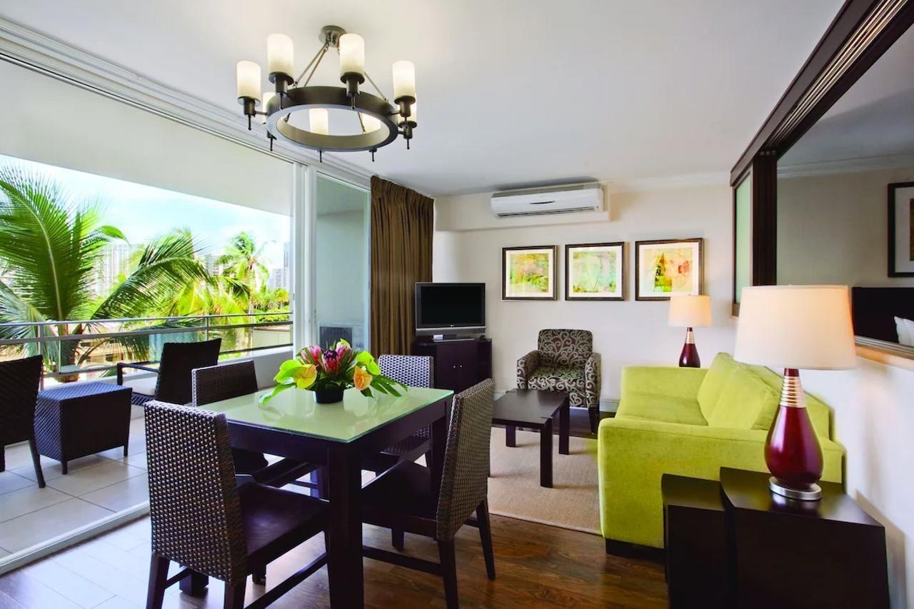 Regency On Beachwalk Waikiki By Outrigger Honolulu Exterior photo