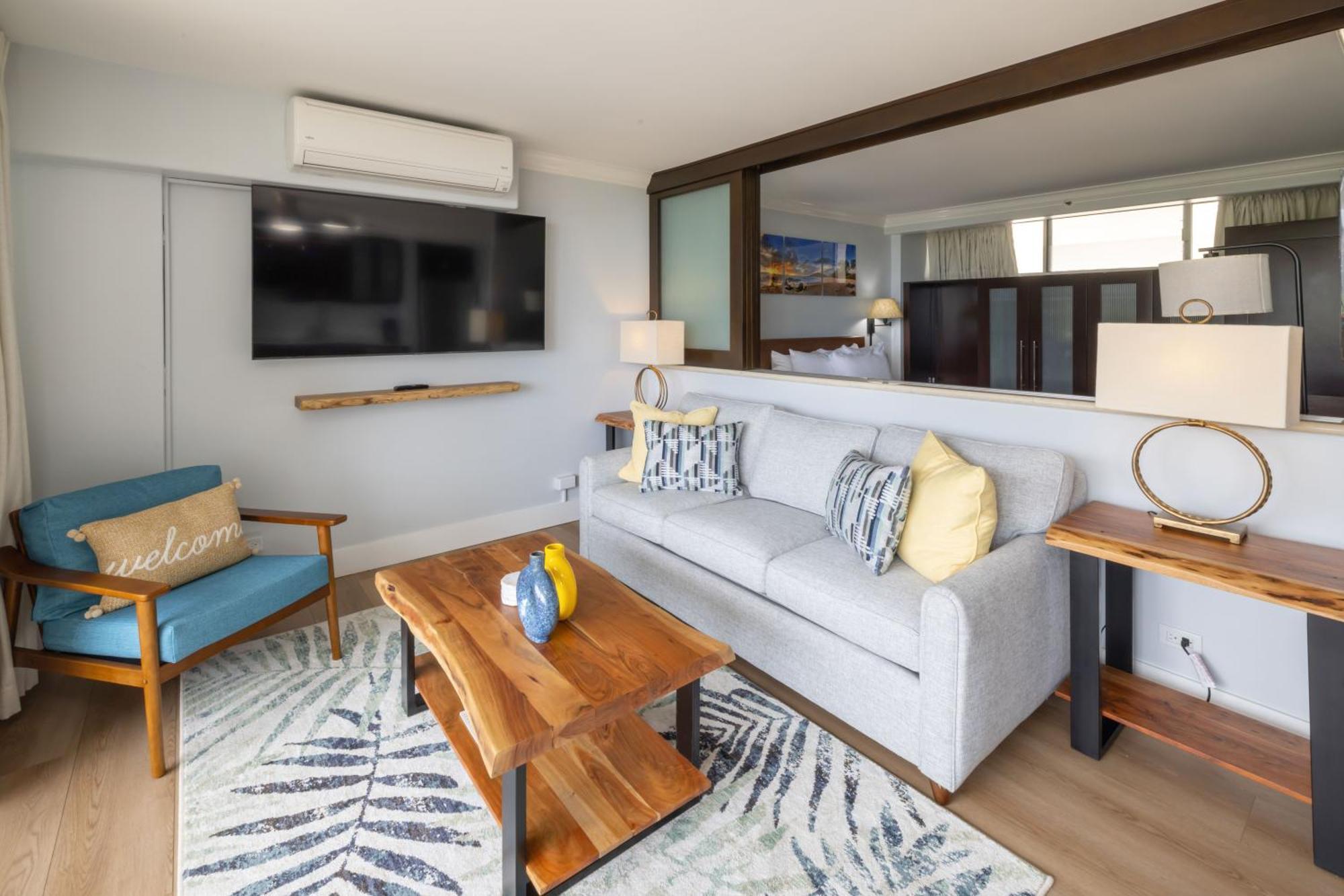 Regency On Beachwalk Waikiki By Outrigger Honolulu Room photo