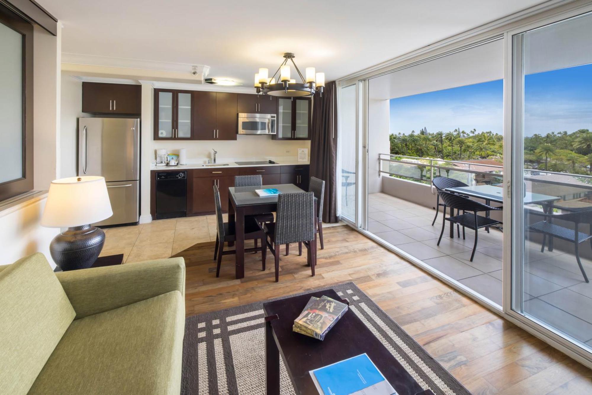 Regency On Beachwalk Waikiki By Outrigger Honolulu Room photo