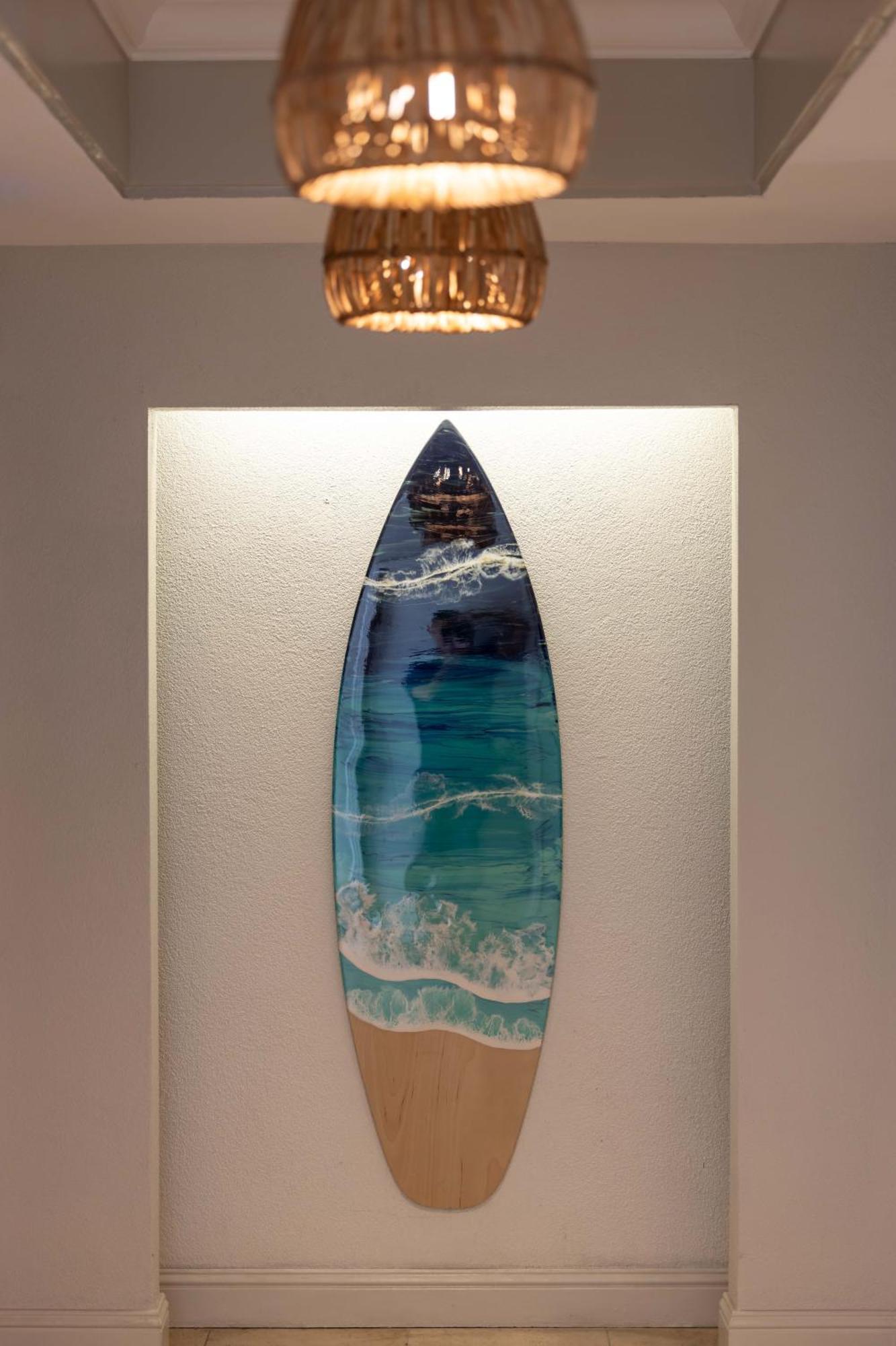 Regency On Beachwalk Waikiki By Outrigger Honolulu Exterior photo