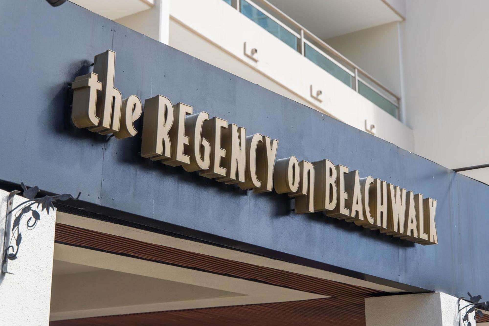 Regency On Beachwalk Waikiki By Outrigger Honolulu Exterior photo